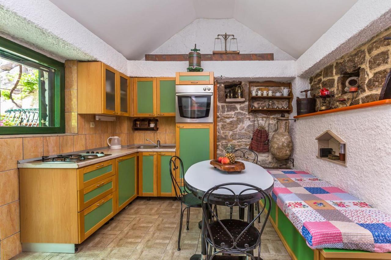 Mini Stone House Villa Omis Exterior photo